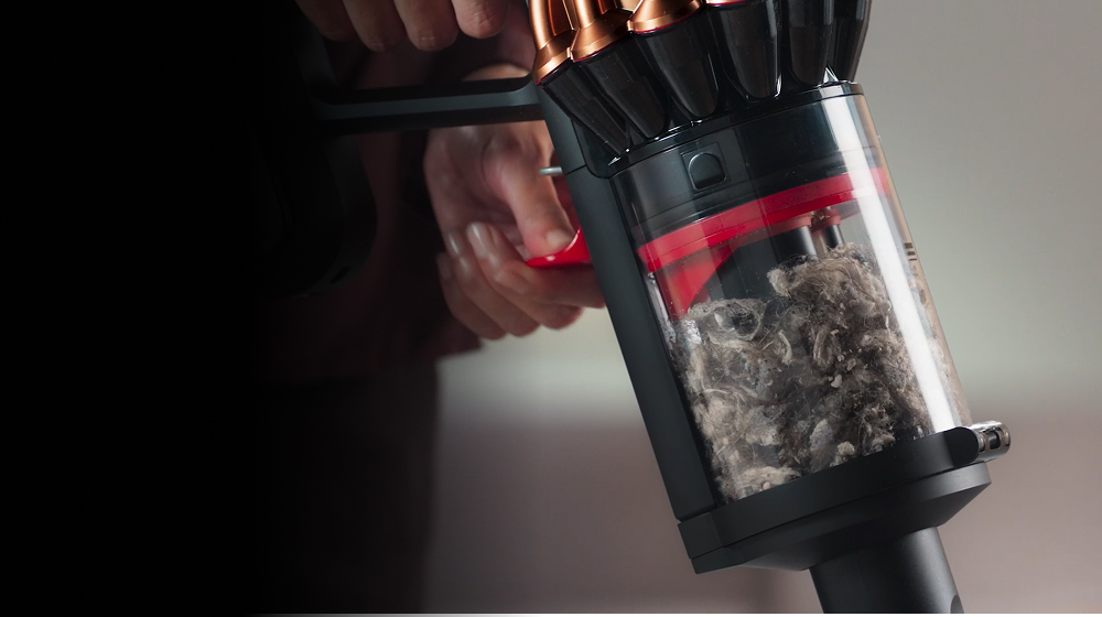 El contenedor CleanCompaktor en la aspiradora Dyson V16 Piston Animal.